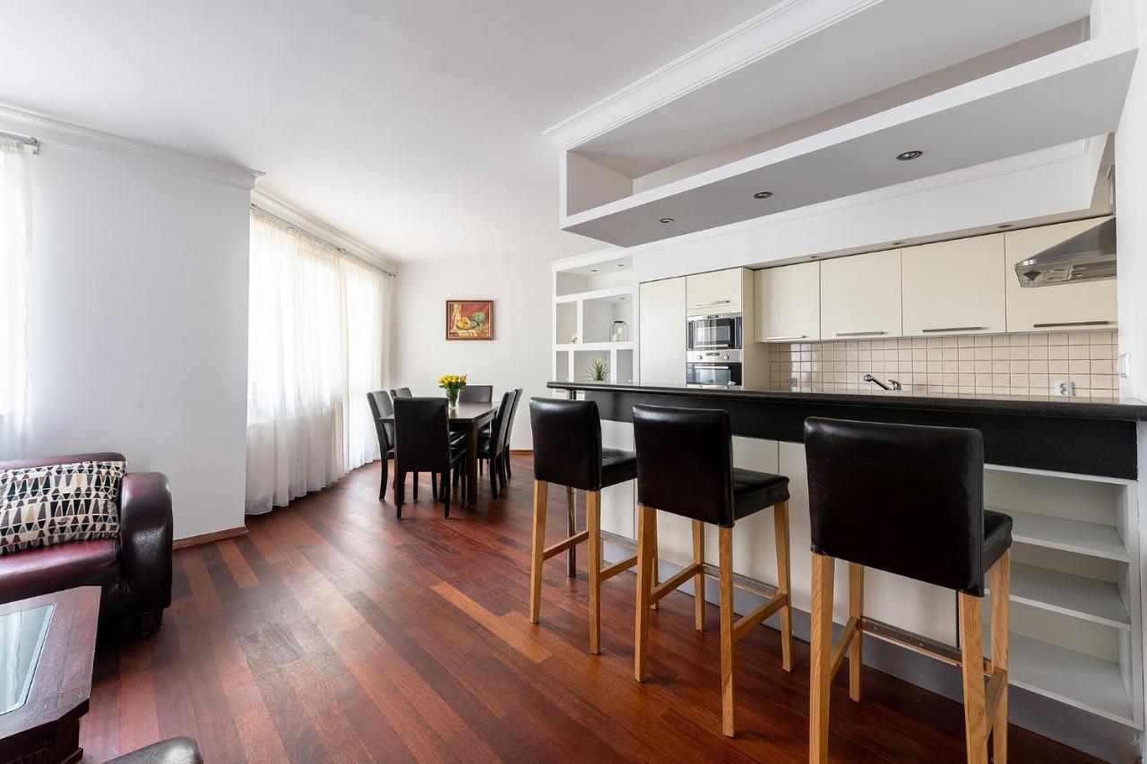 Bukowinska 12 Prywatne Mieszkanie 80M2 Z Dwiema Sypialniami I Balkonem 2X Bezplatne Miejsca Parkingowe Samodzielne Zameldowanie! Private Garage! Self Check-In System! Варшава Экстерьер фото