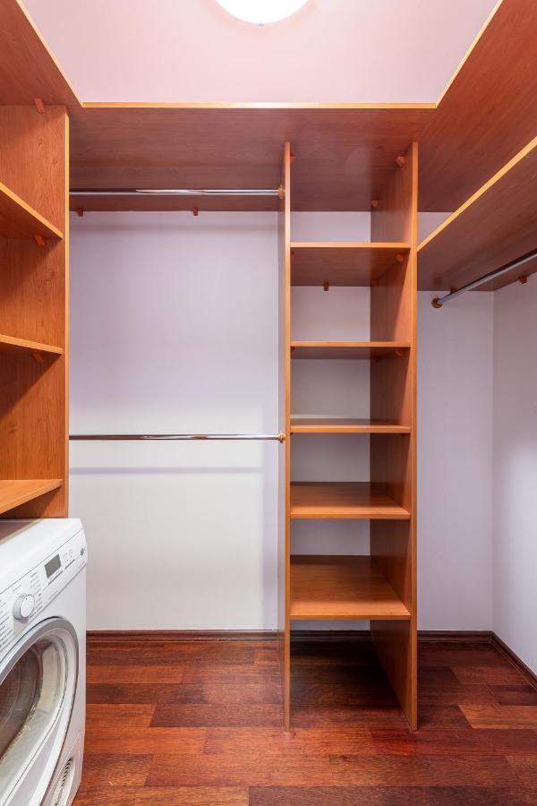 Bukowinska 12 Prywatne Mieszkanie 80M2 Z Dwiema Sypialniami I Balkonem 2X Bezplatne Miejsca Parkingowe Samodzielne Zameldowanie! Private Garage! Self Check-In System! Варшава Экстерьер фото